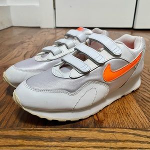 Nike Women Outburst V Shoes AT5667 101 White Orange Sz 8
